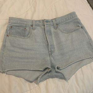 Levis 501 shorts light wash sz 30